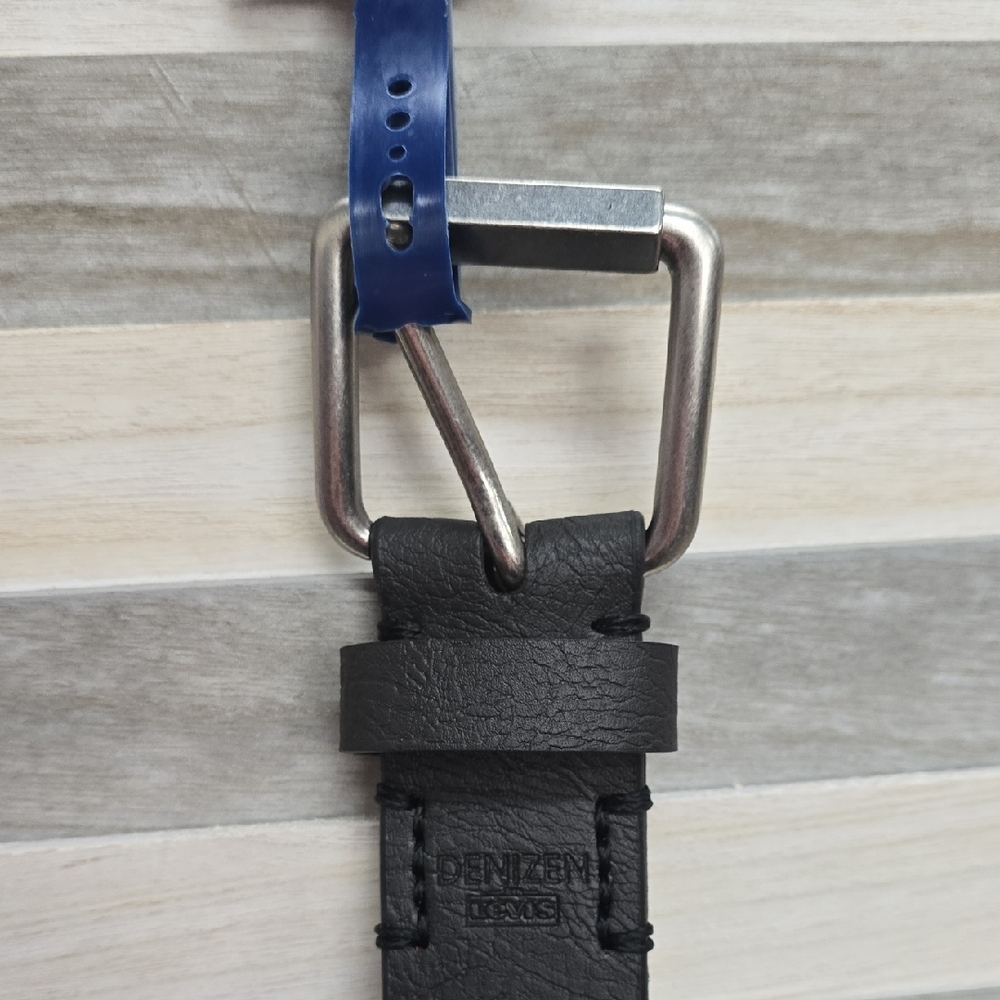 Denizen® from Levi’s® Men’s Belt – Black (Size M 34–36) - Picture 3 of 9